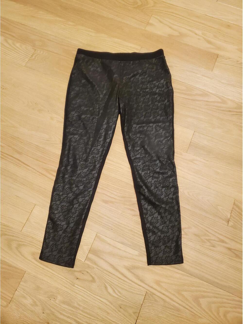 Black Lace Pattern Leggings